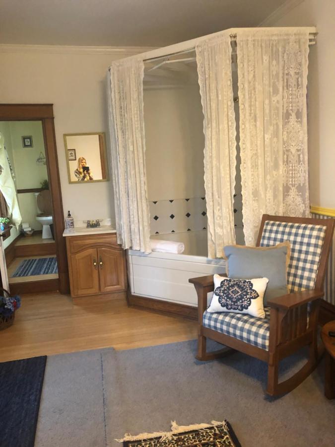 The Pembrooke Inn 斯特金贝 外观 照片